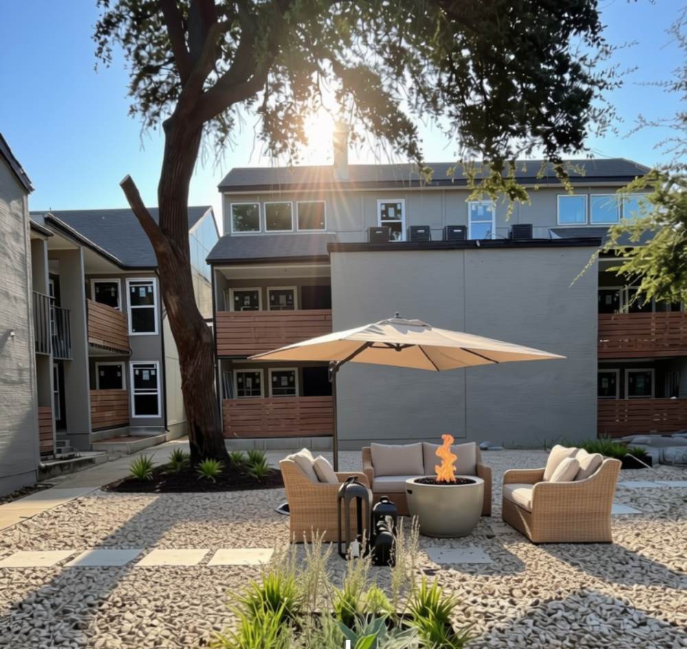 Solana at Highland Park courtyard